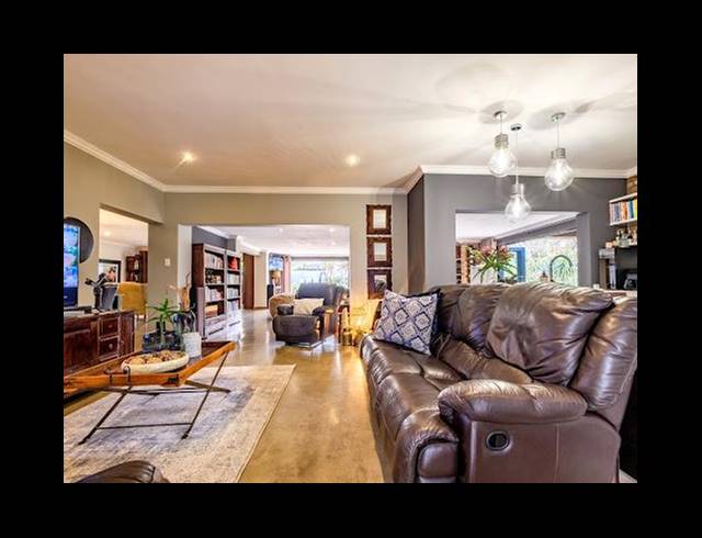 3 BEDROOM HOUSE FOR SALE IN ALBERANTE